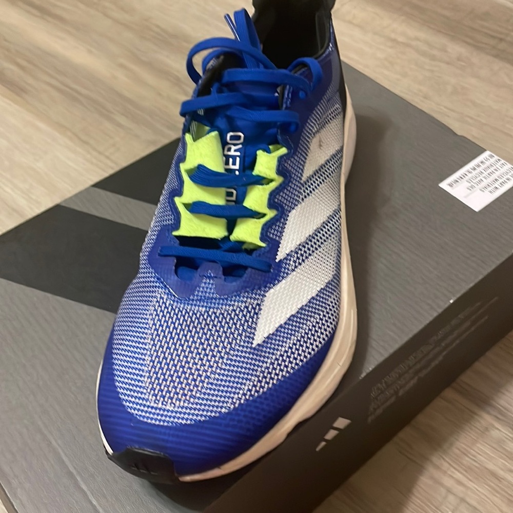Adidas Lightingstrike pro size 6.5